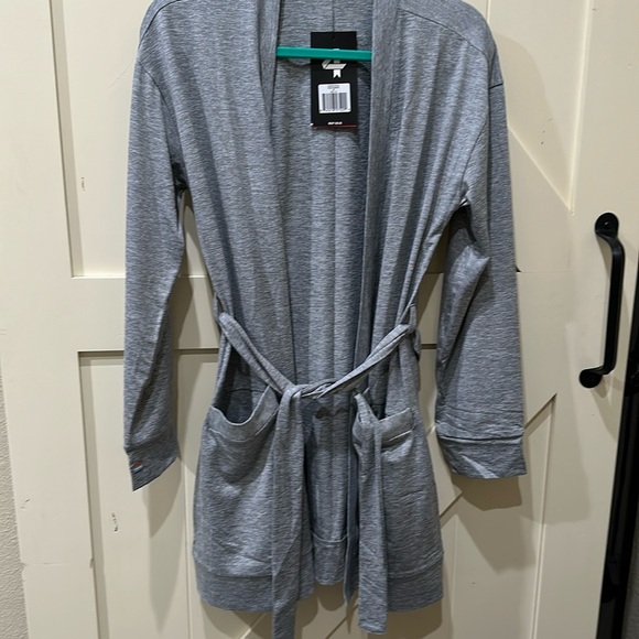 NWT Fourlaps wrap with tie and pockets. So soft!! Mens or women’s. - Picture 1 of 8